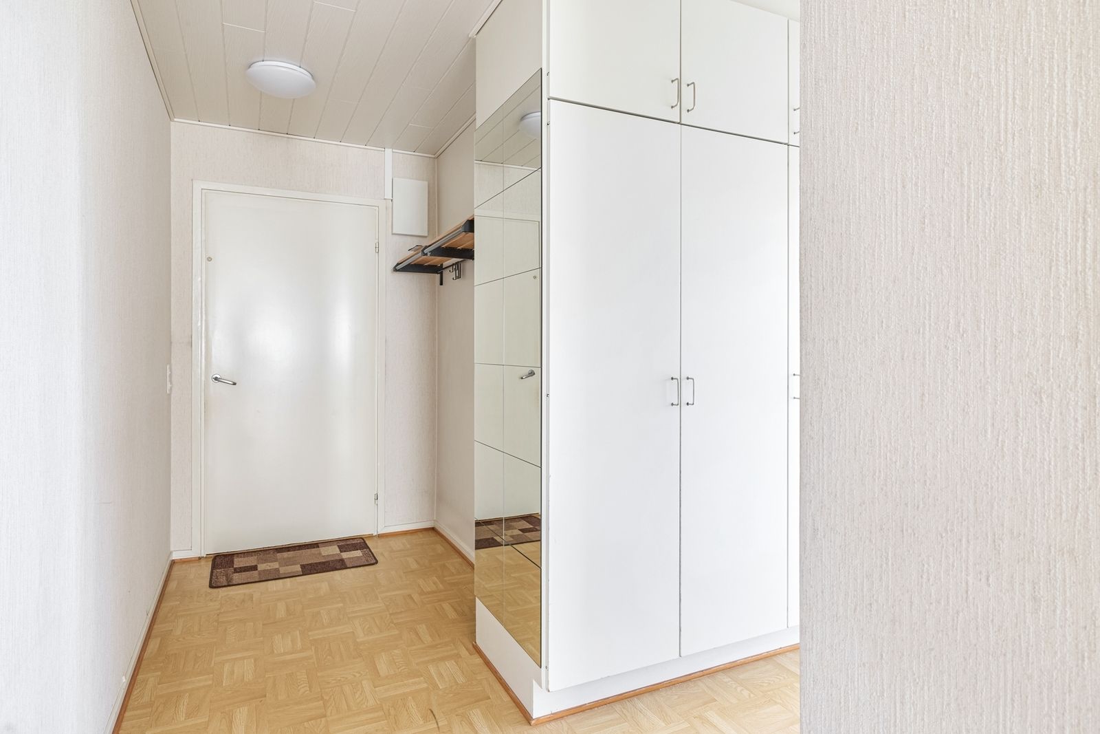 Condominium, Tapiontie 1 4
