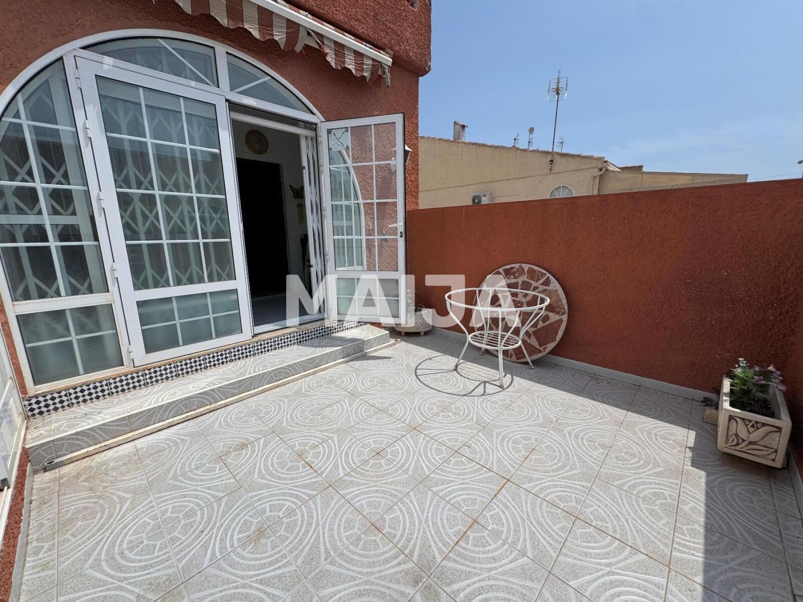 Mieszkanie 3 pokoi 65 m² Torrevieja, Hiszpania