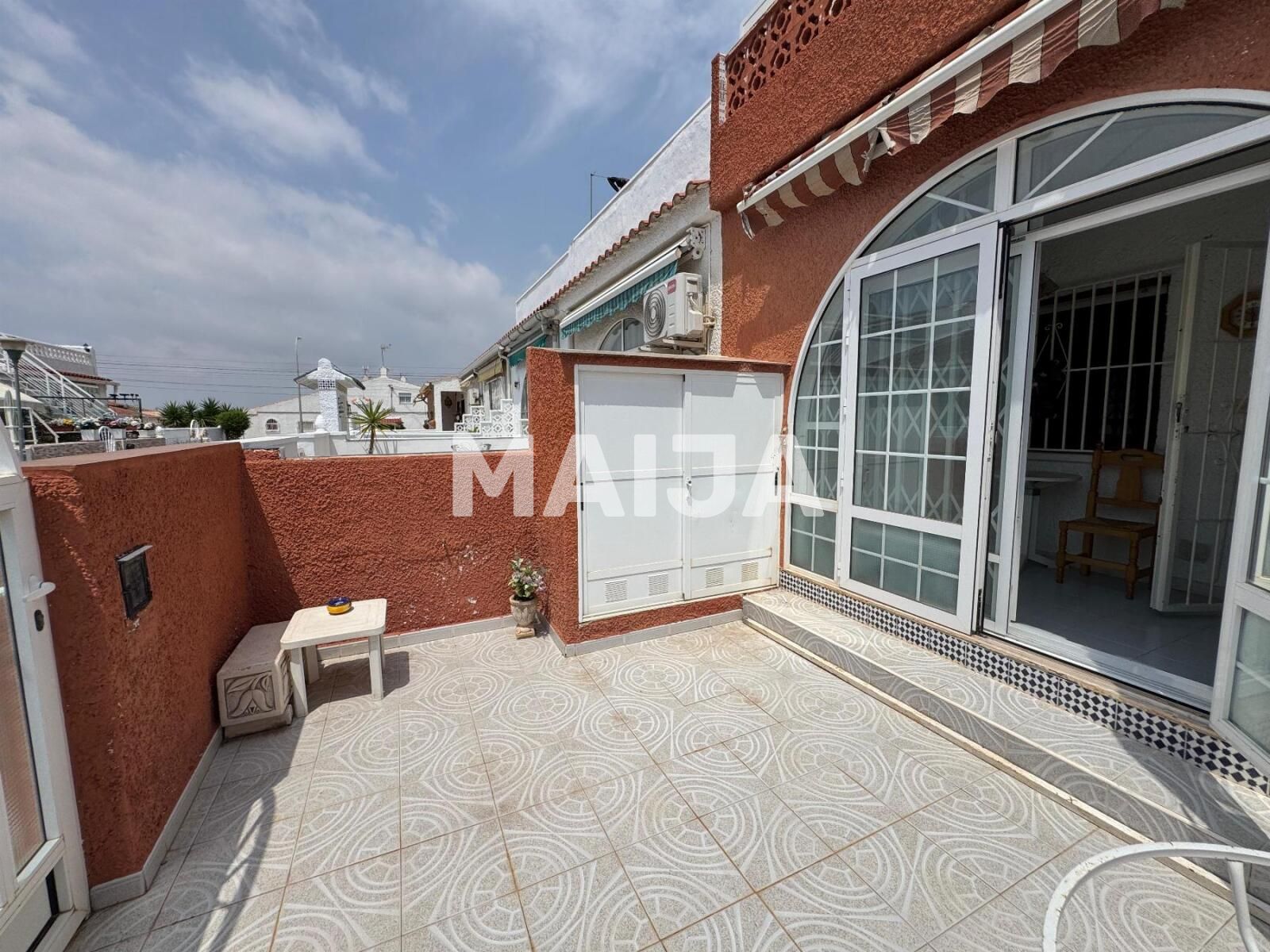 Mieszkanie 3 pokoi 65 m² Torrevieja, Hiszpania