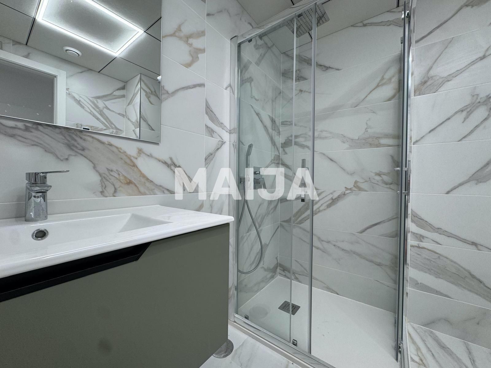 Mieszkanie 3 pokoi 82 m² Torrevieja, Hiszpania