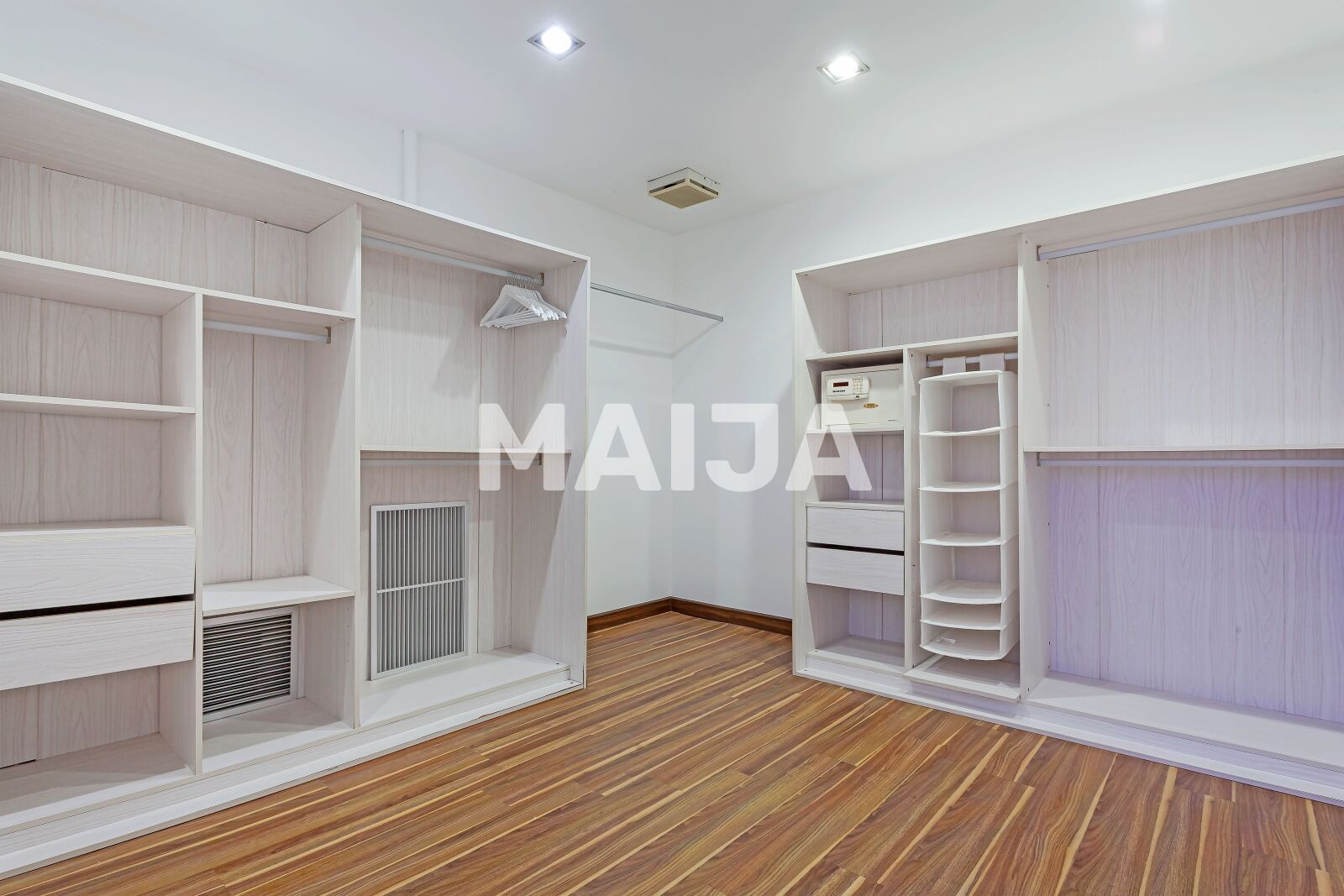 Вилла  Паттайя, Таиланд